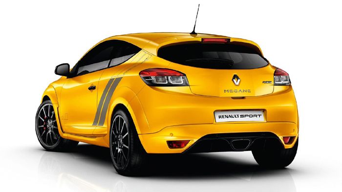 Η επιπλέον δύναμη προήλθε από την ελαφρύτερη εξάτμιση τιτανίου της Akrapovic, η οποία παράγει έναν «μεθυστικό» ήχο.